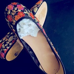 Black floral flat shoes